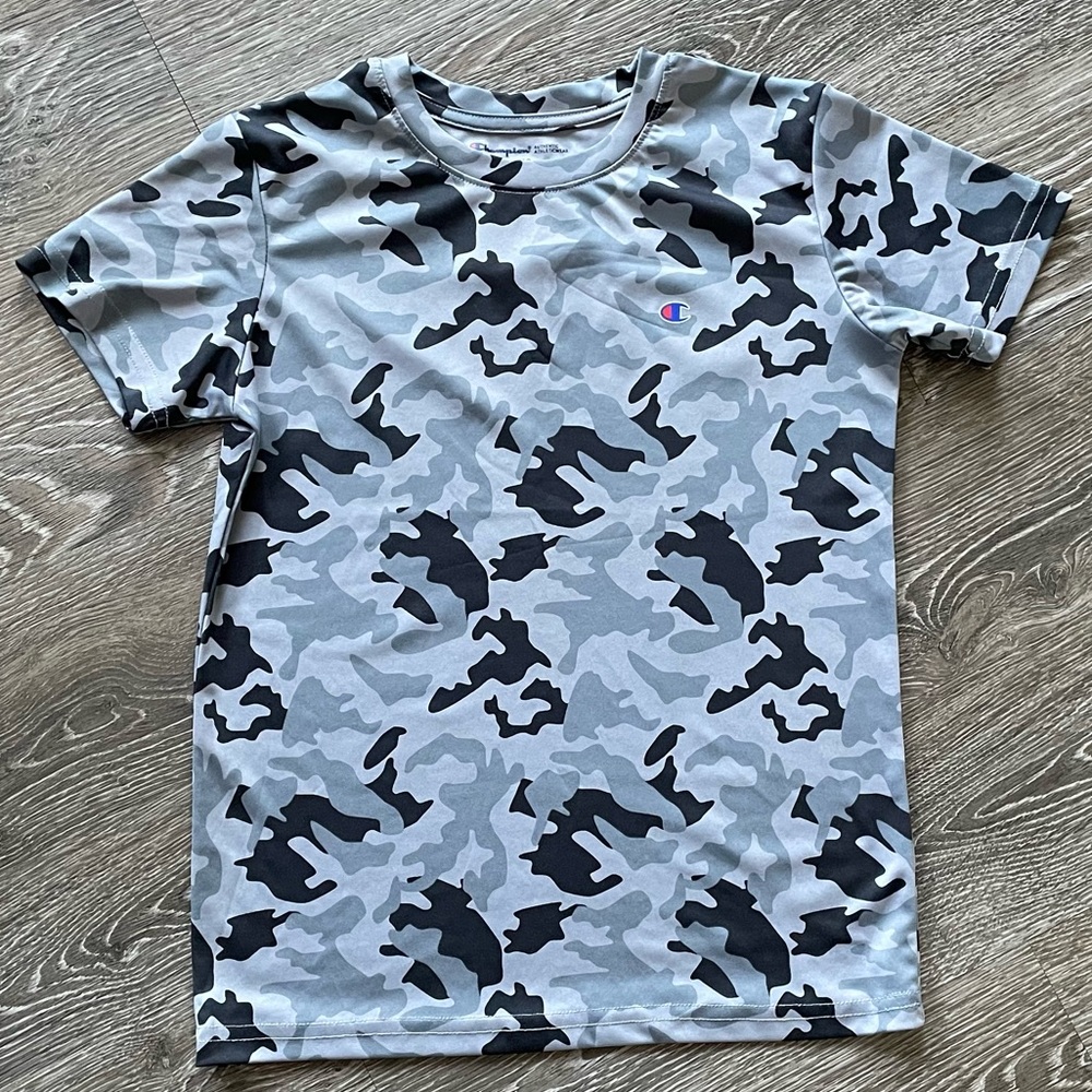 CHAMPION Boys Tee Size 10/12